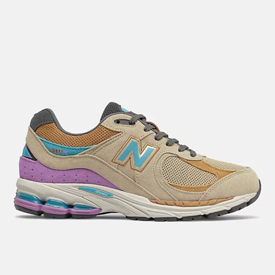 Homens New Balance Sneakers | 2002R